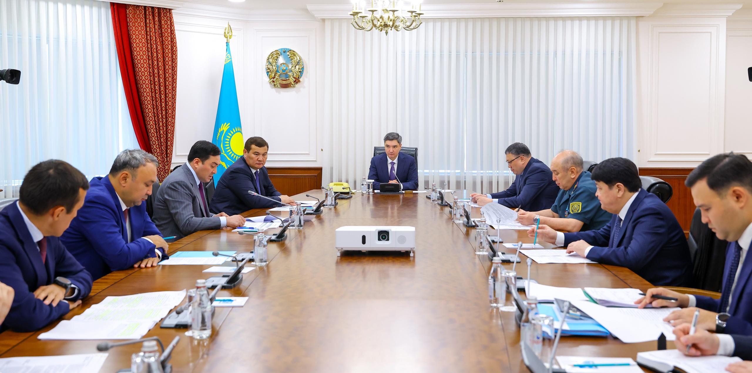 Ержан Сәденов: Биыл 40 мың литрден асатын 593 мұнай өнімдерін әкету әрекеті тоқтатылды