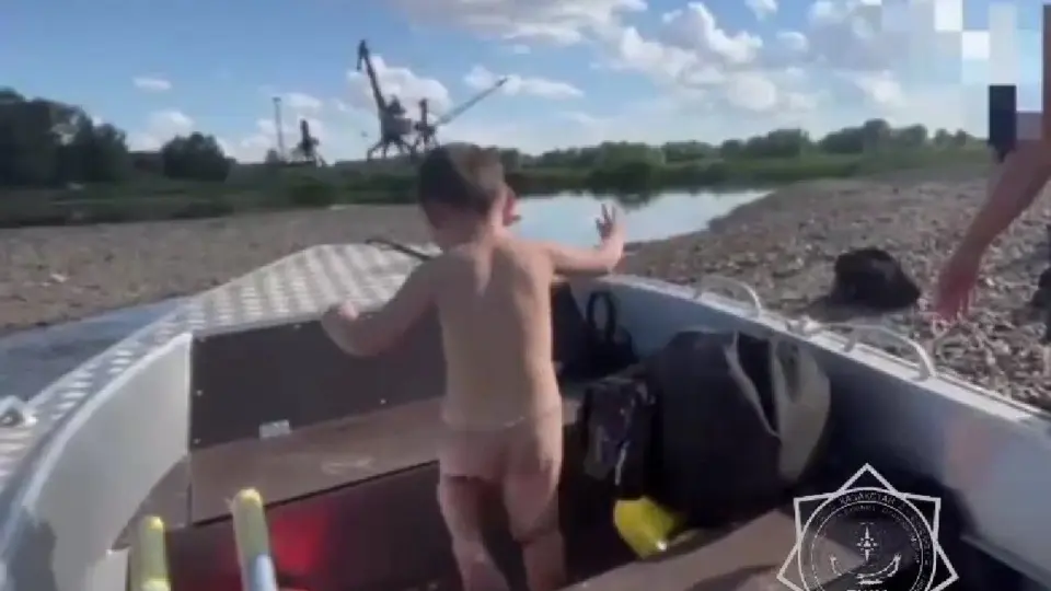 Семейде Ертіс жағасында жалғыз жүрген үш жасар бала табылды