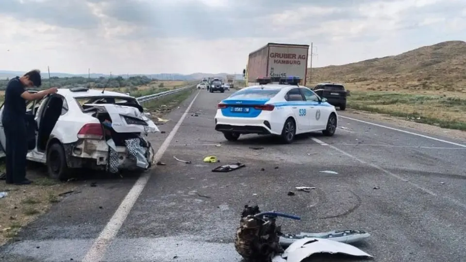 Абай облысында төрт көлік соқтығысып, бір адам қаза тапты