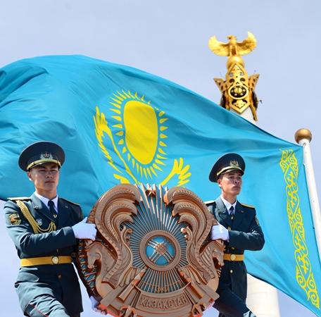 Мұғалім мені онлайн порно көруге азғырды.