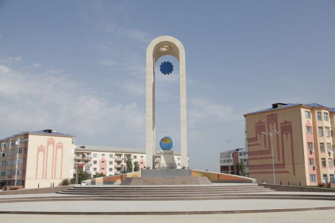 Время в таразе. Монумент независимости Казахстана. Монумент 25 лет независимости Худжанд. Рисунки города Тараз сттелла. Монумент дегеніміз не.