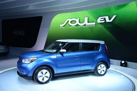 01-kia-soul-ev-chicago-20141